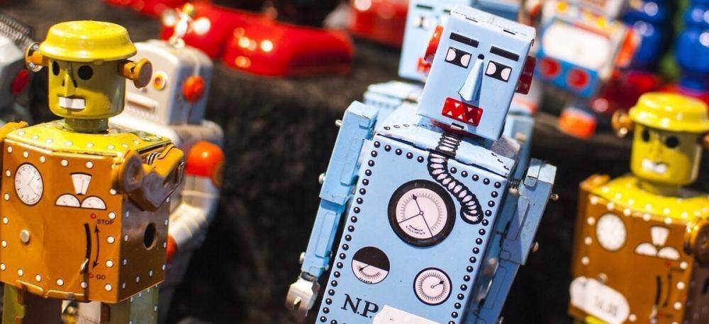 9 Facebook Brand Bots You Need to Start Chatting With Today